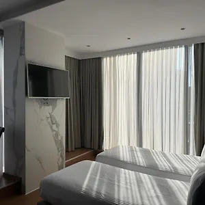 4* מלון Black Diamond