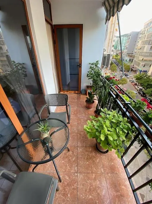 Mimosa'S Apartment With Lovely Balcony Tirana
